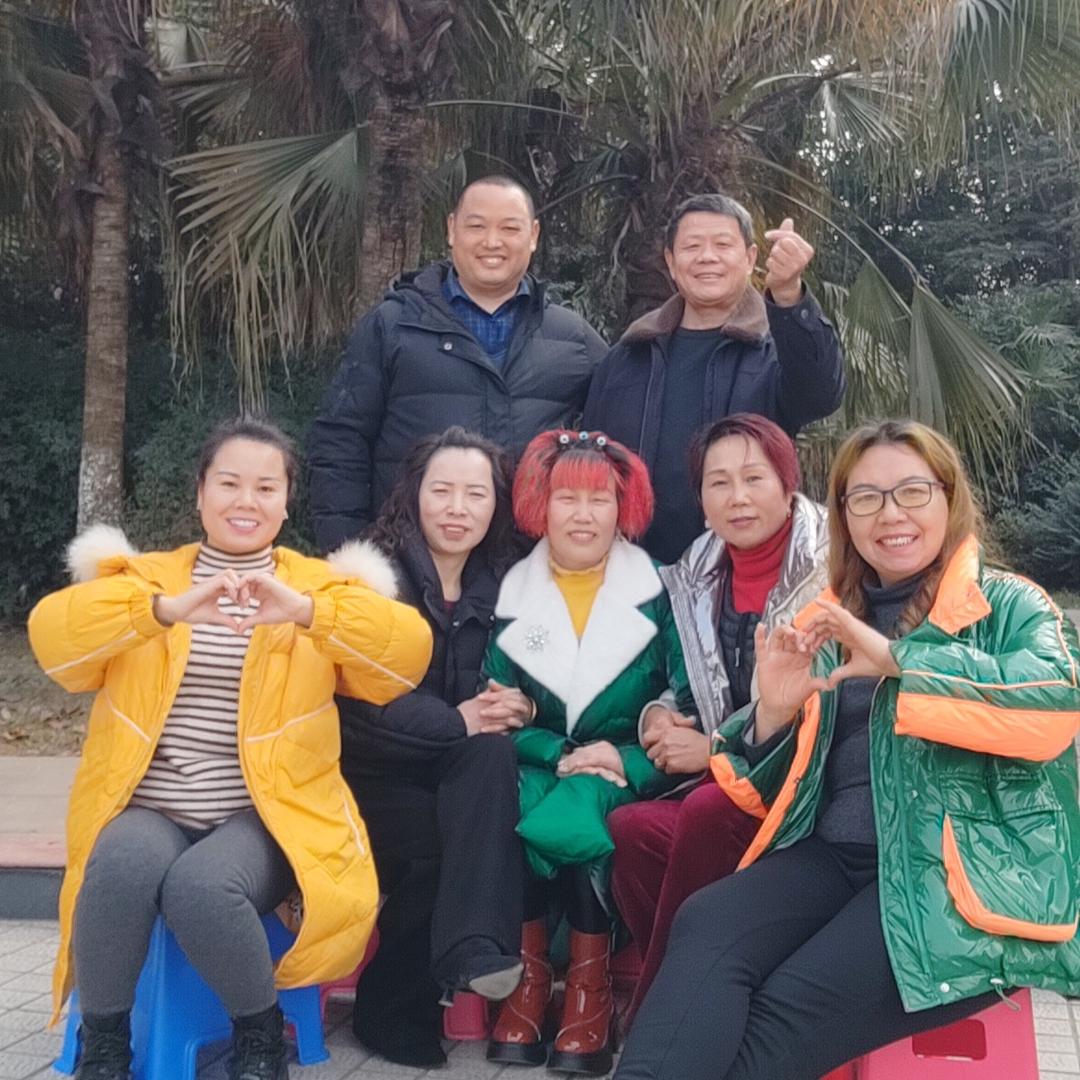 兄弟姐妹唱歌团队