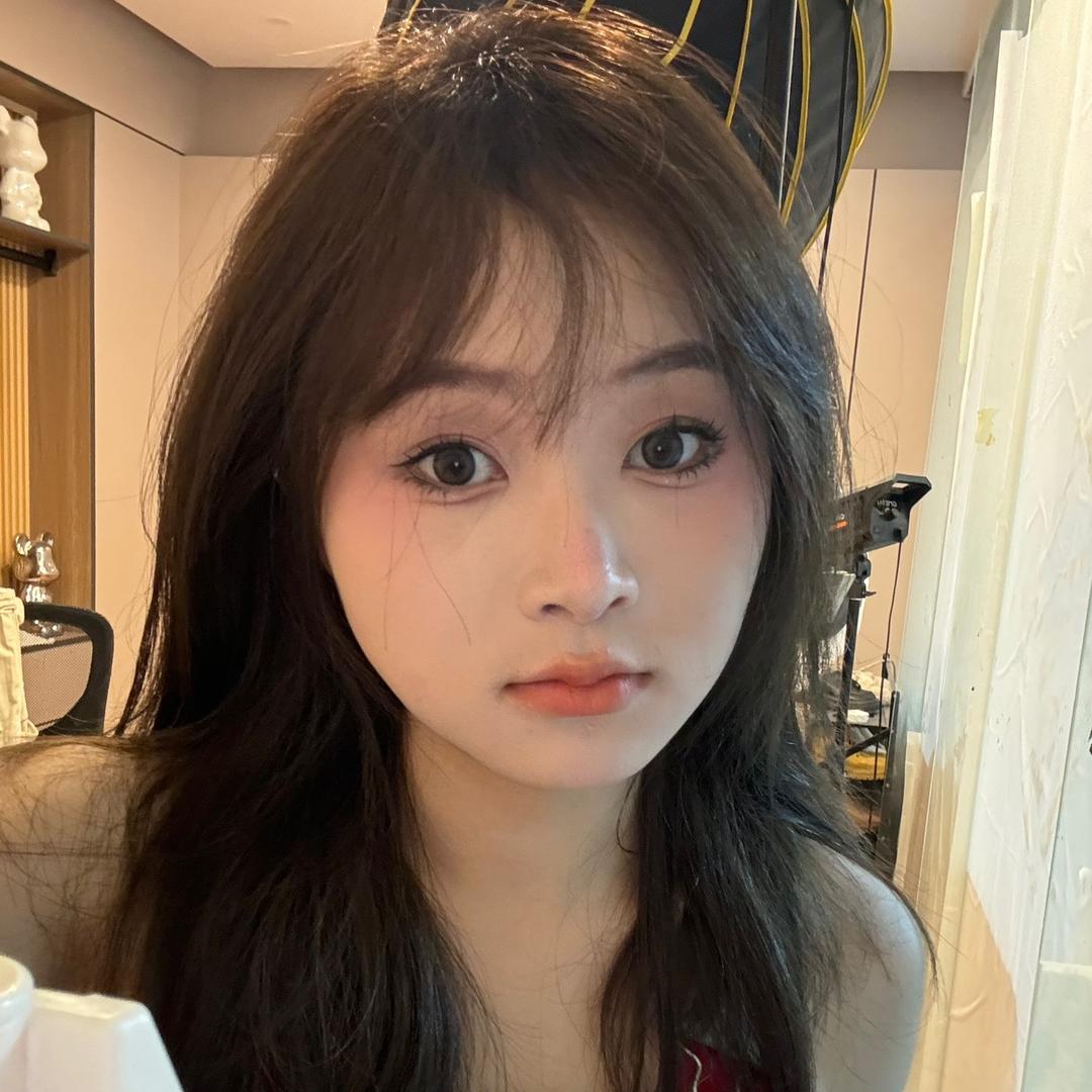 小个子1米51的小九