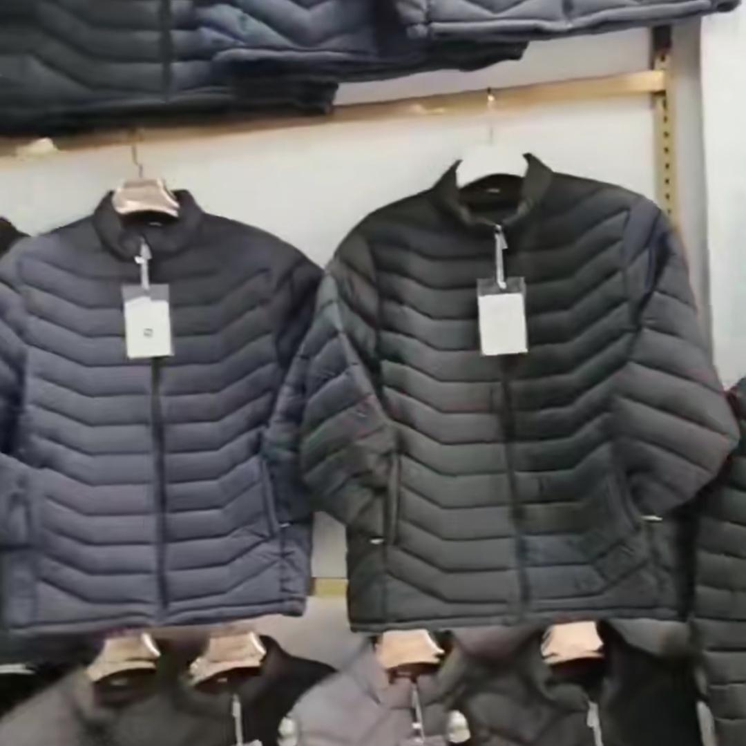 骆庄小海豚门口，服装商店，十年老店