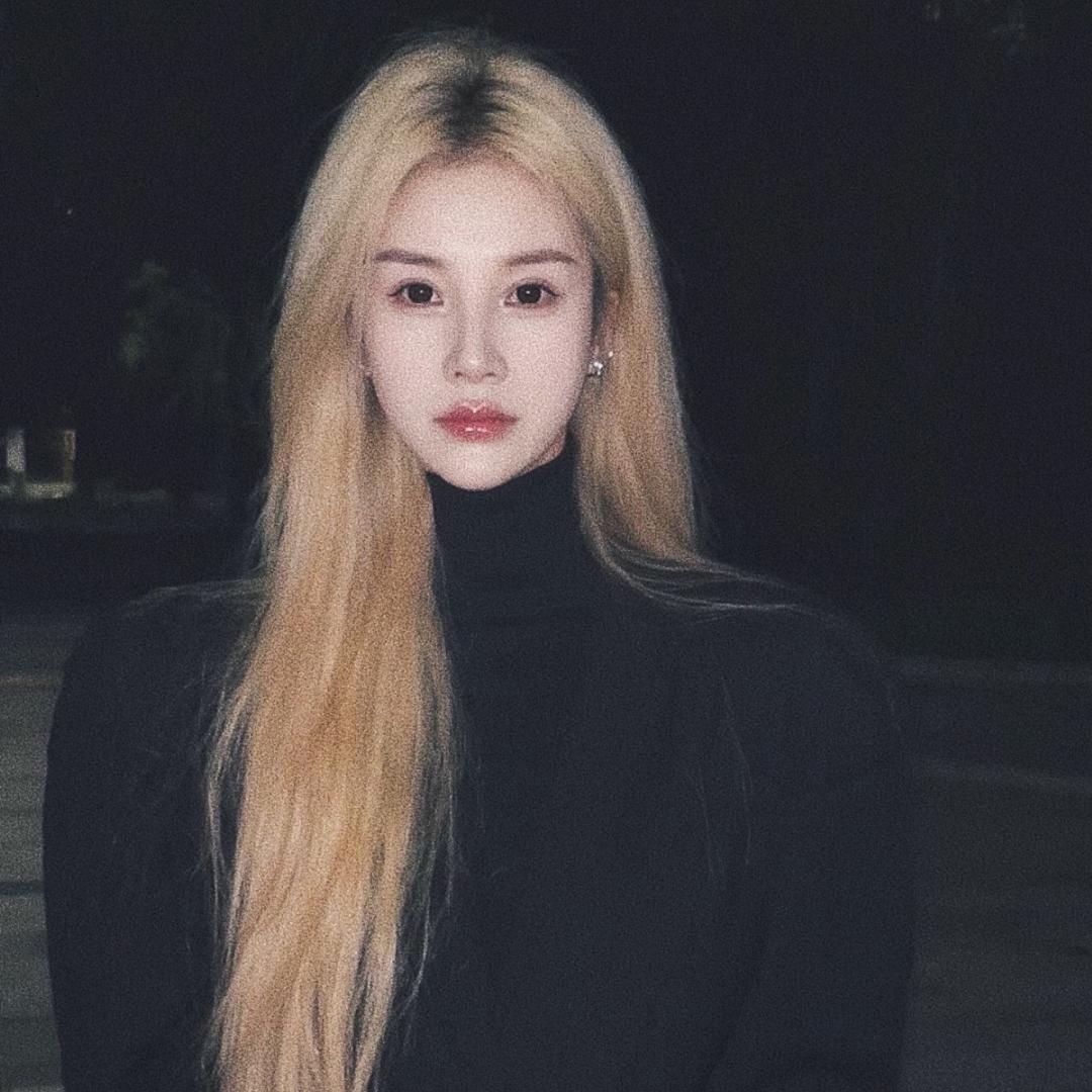 小美超爱吃饭🥜