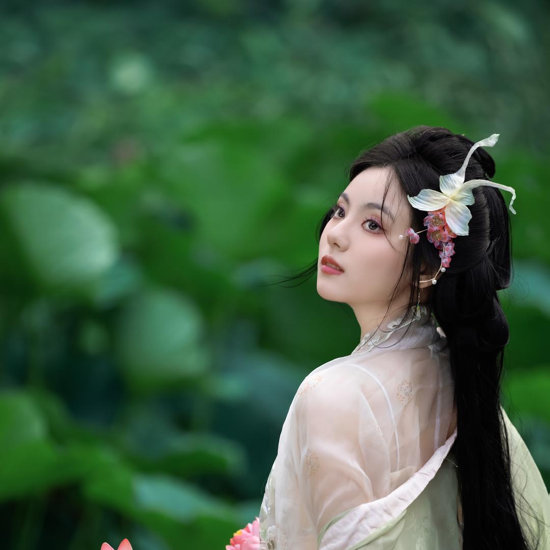 程霖.