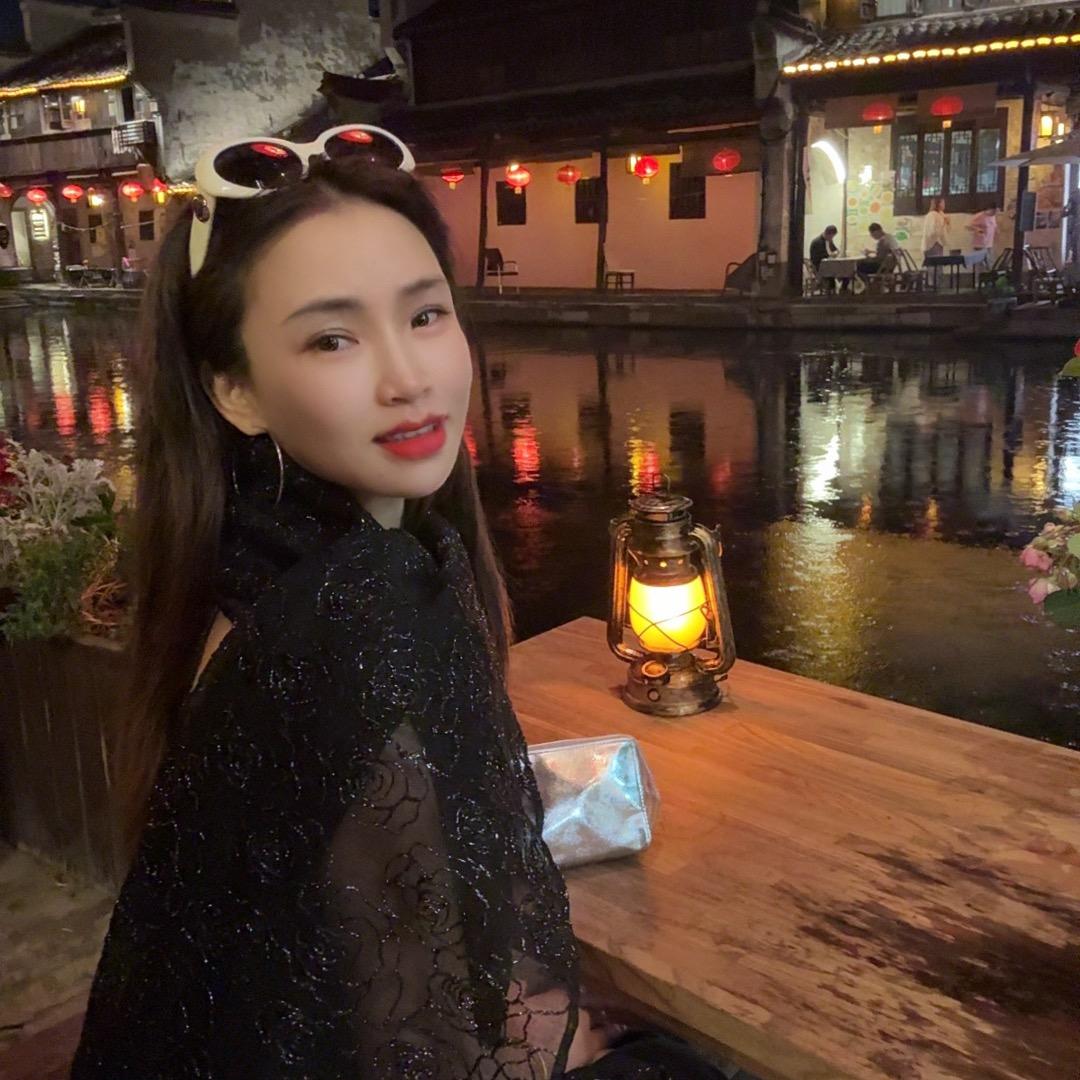 贺小爱