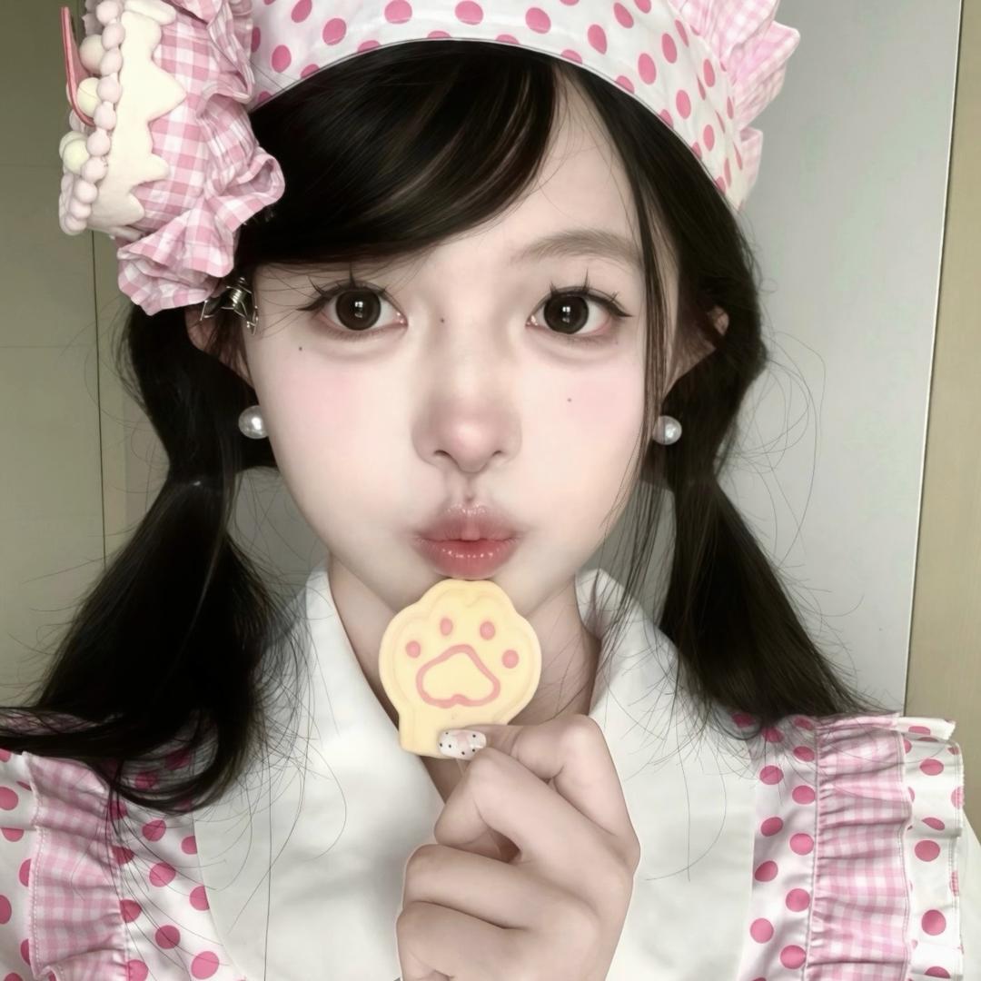 小熊软糖ฅ՞••՞ฅ