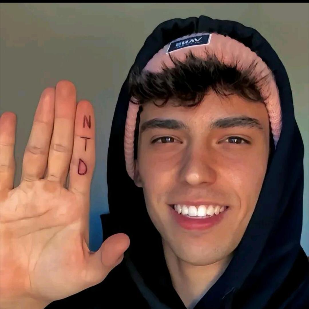 👀