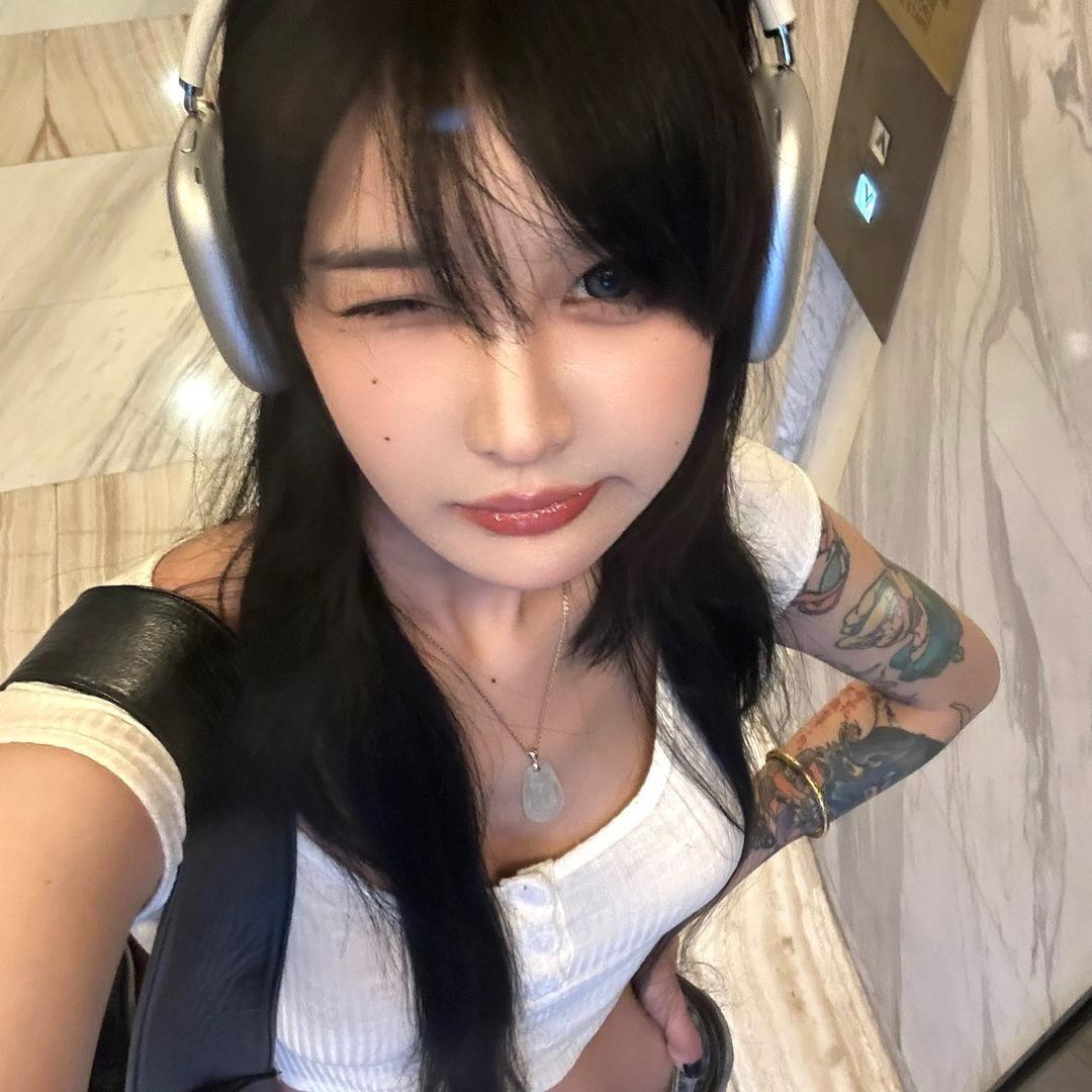 卞