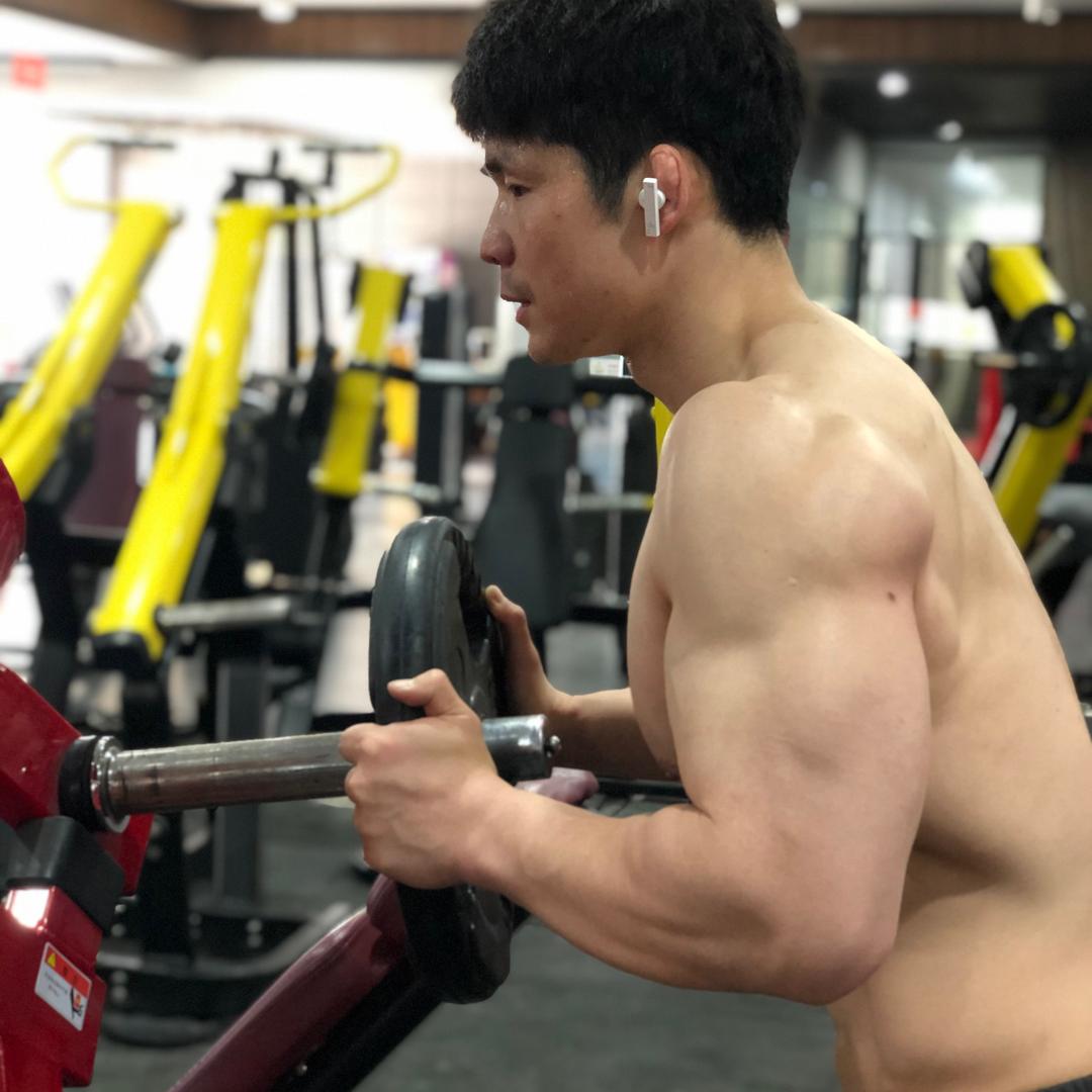 大孩很自律(常年有腹肌版)