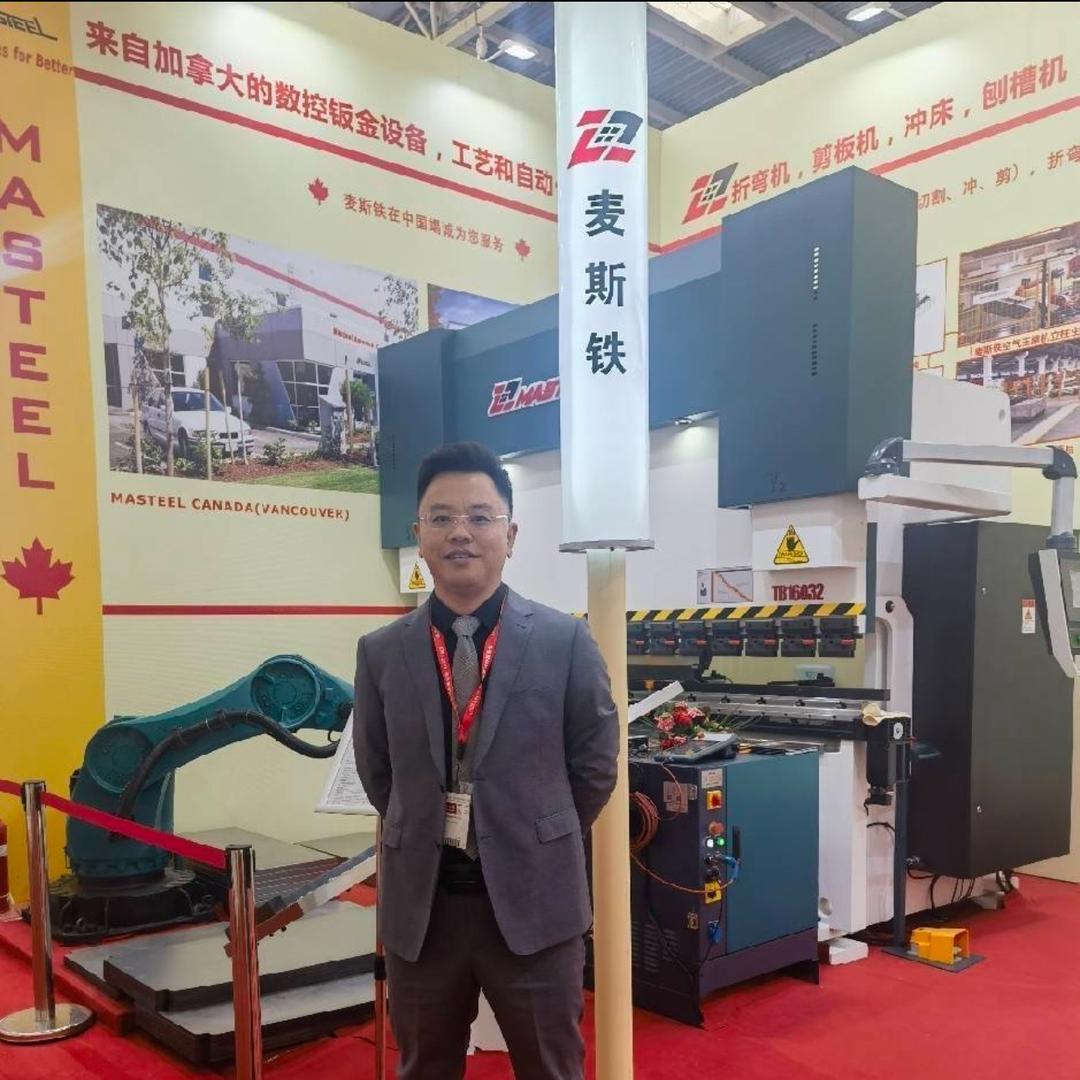 麦斯铁钣金自动化设备-唐景强