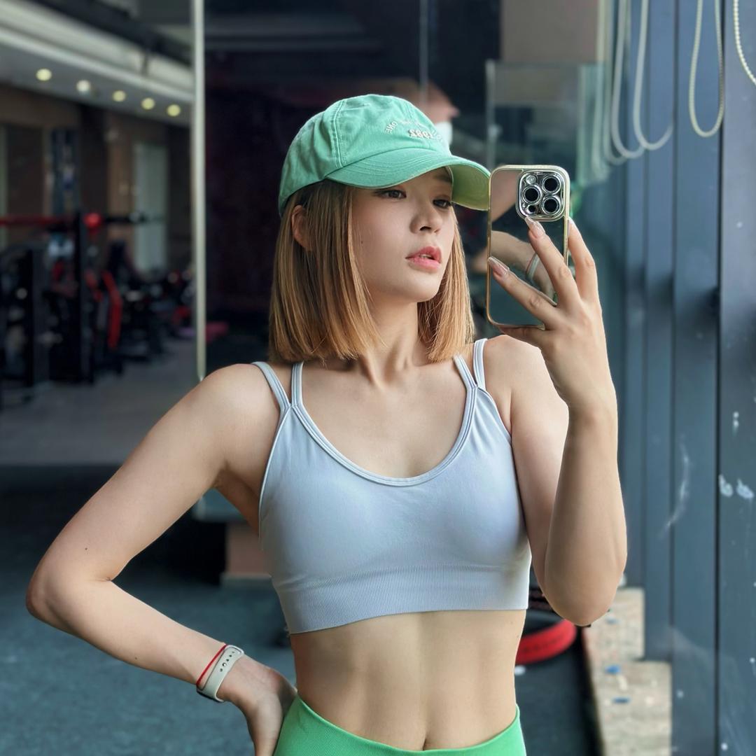 拿铁小怡