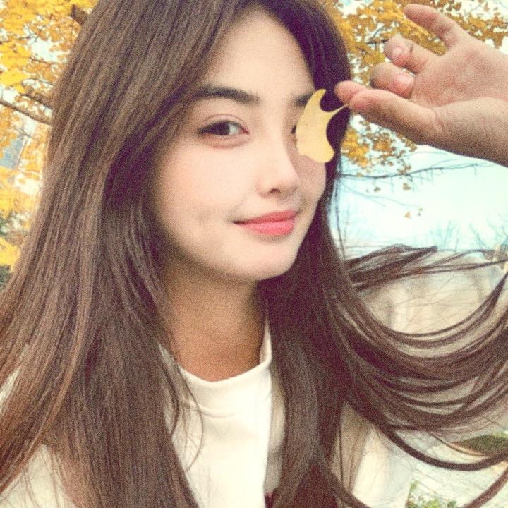 鸿利二手车小张