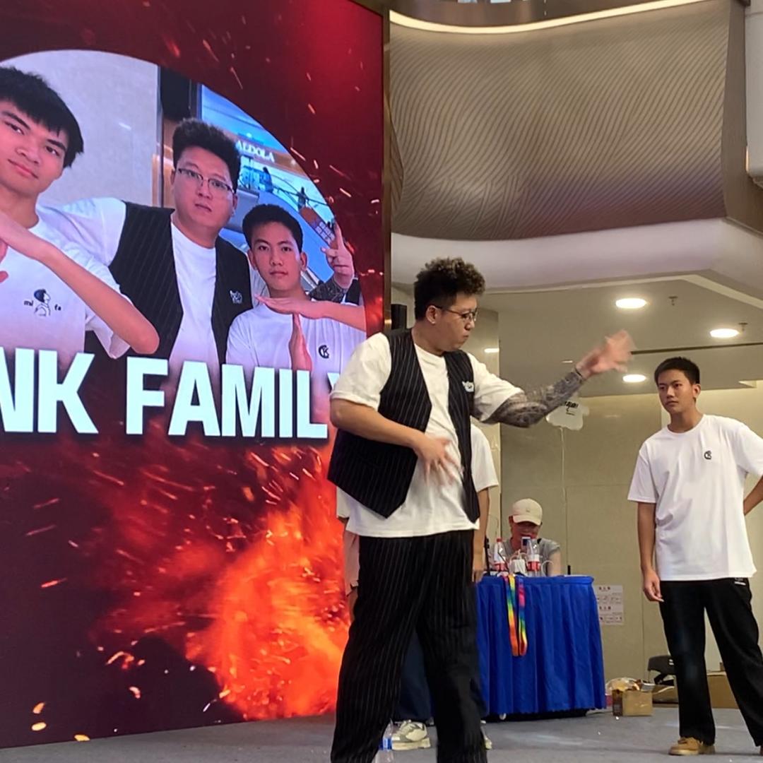 坦克哥【TANK】