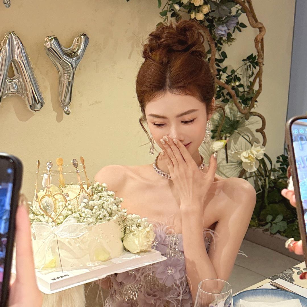 吴三岁婷子