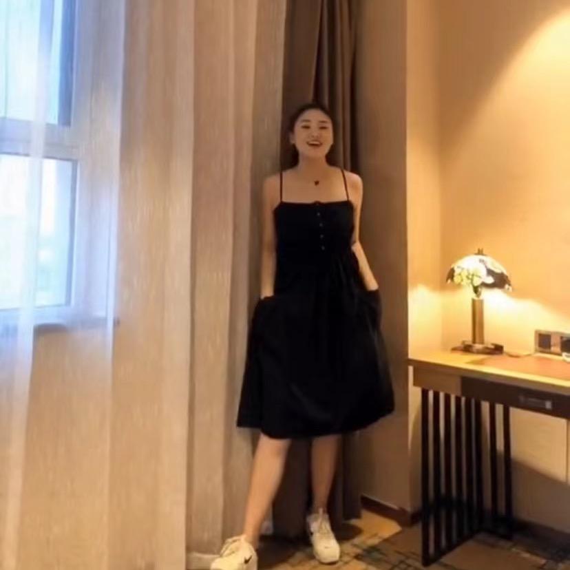 甜不小甜