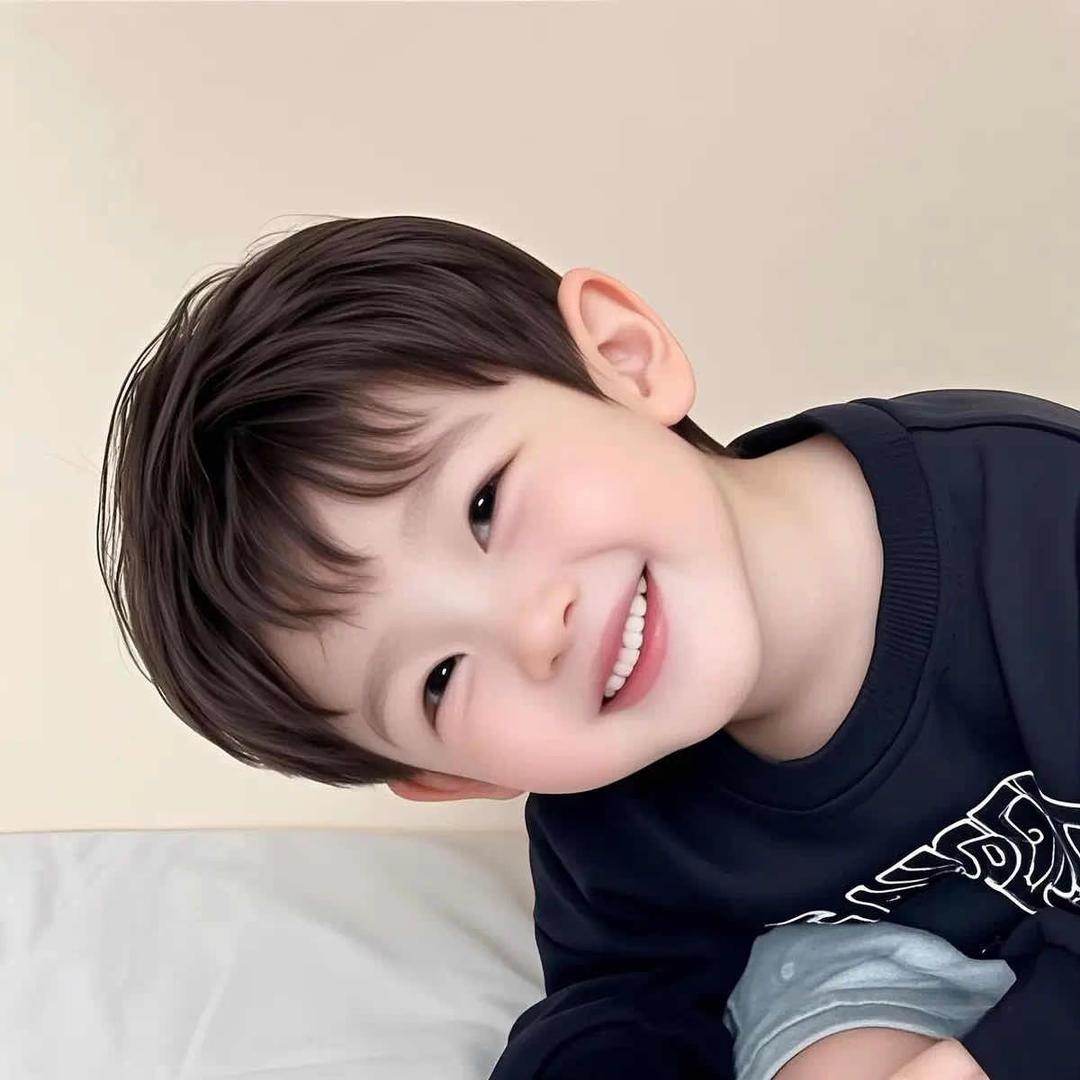 李 佩 恆.