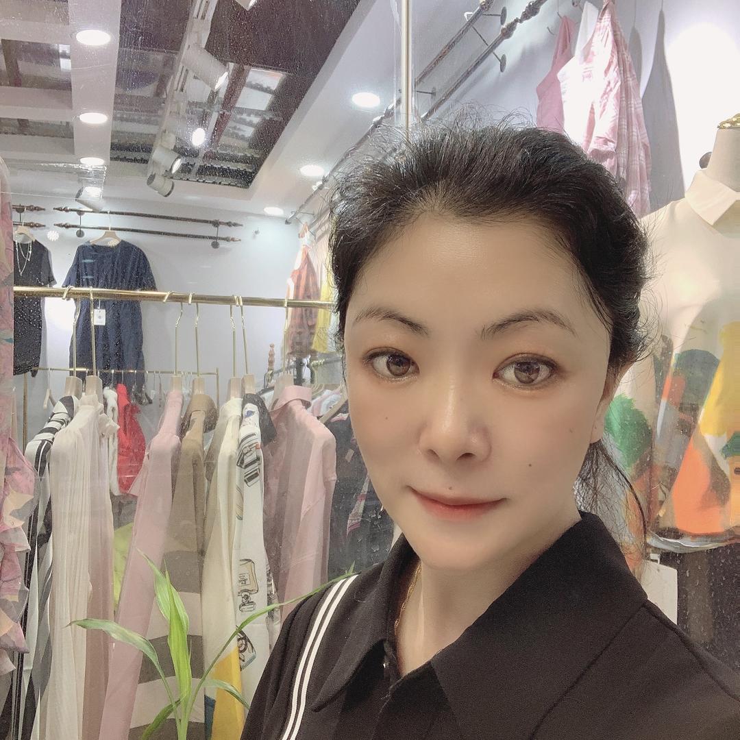 尚彦尚景女装批发店