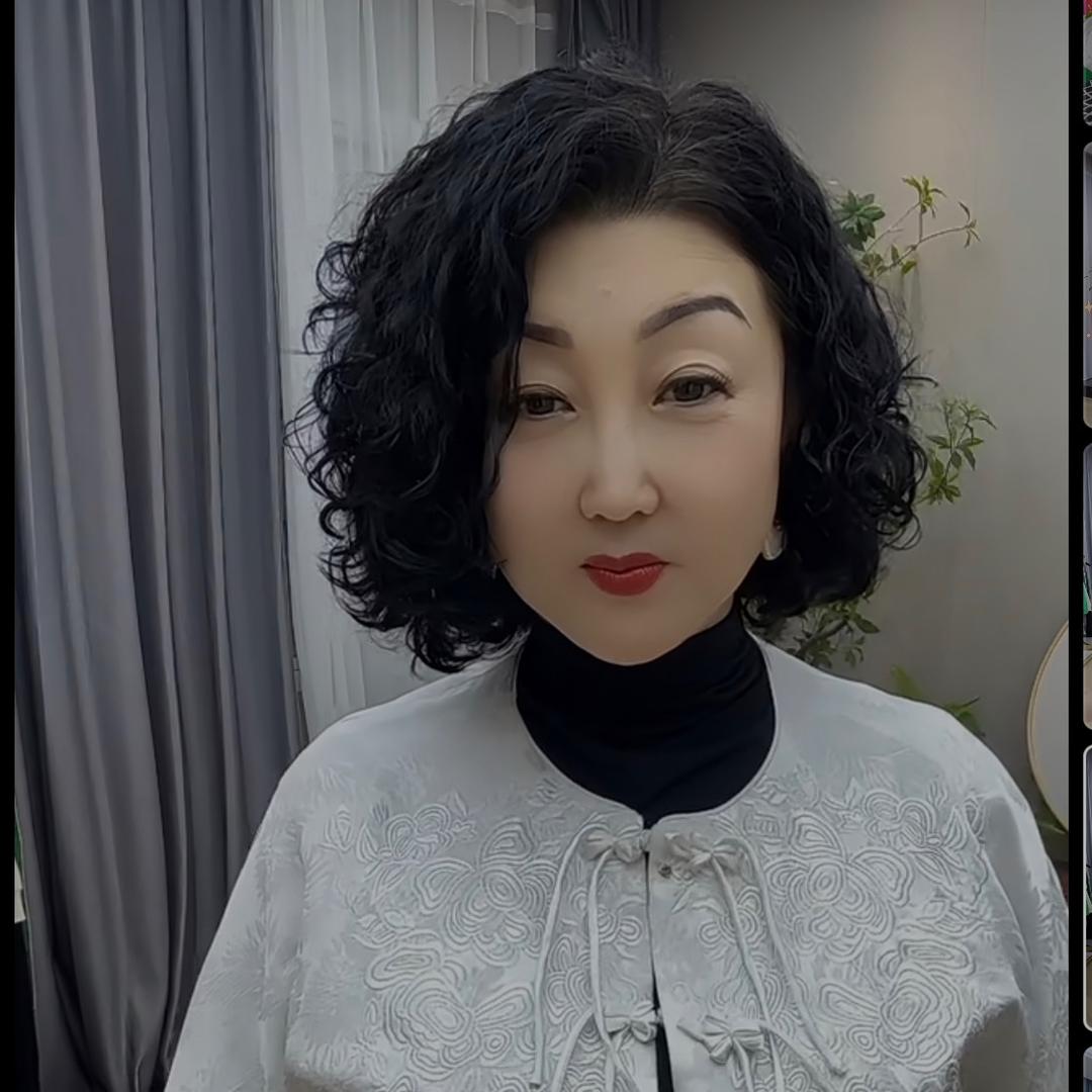花开盛世服装高端定制