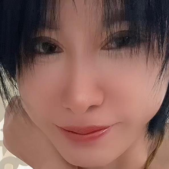 隔壁白白是我