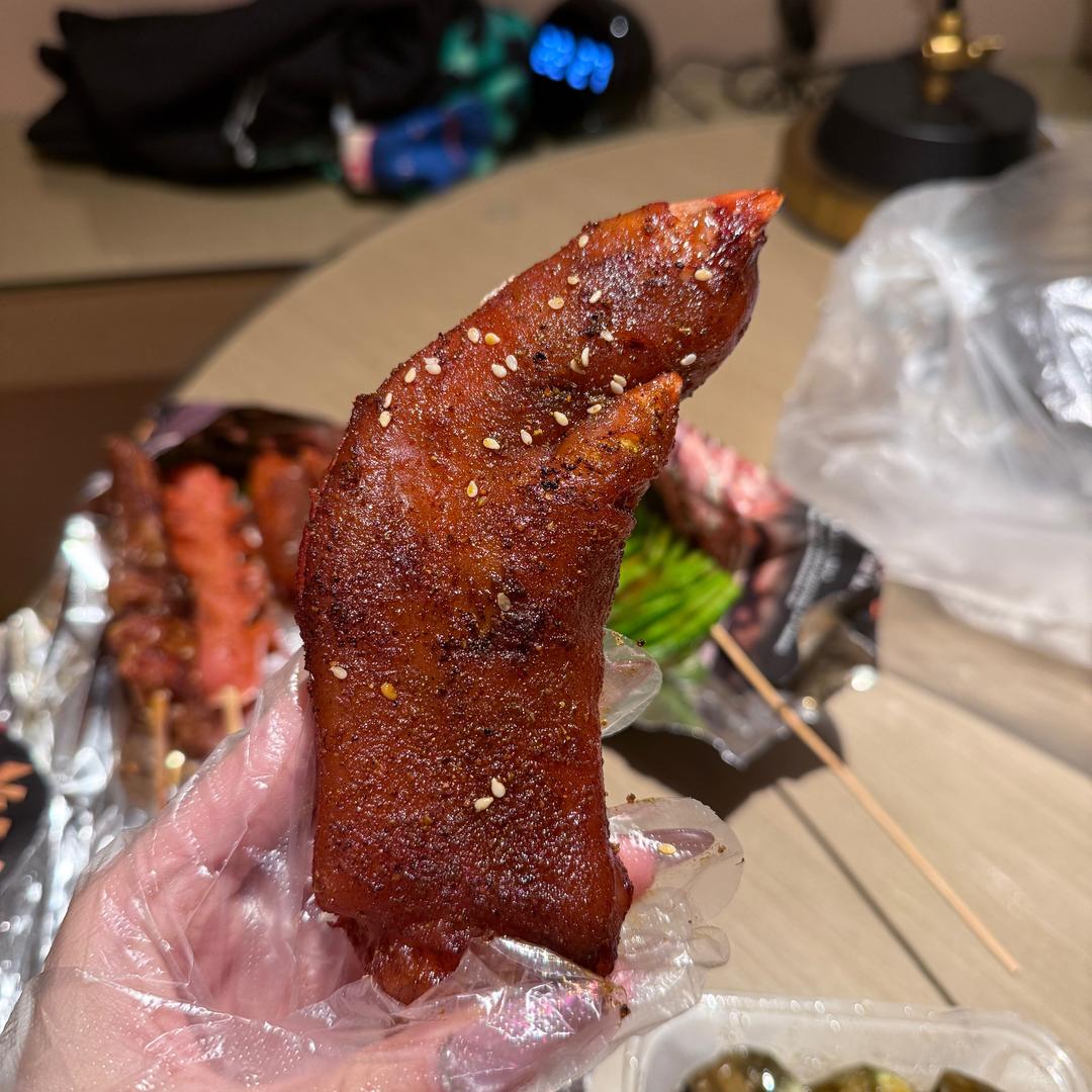 施洪利