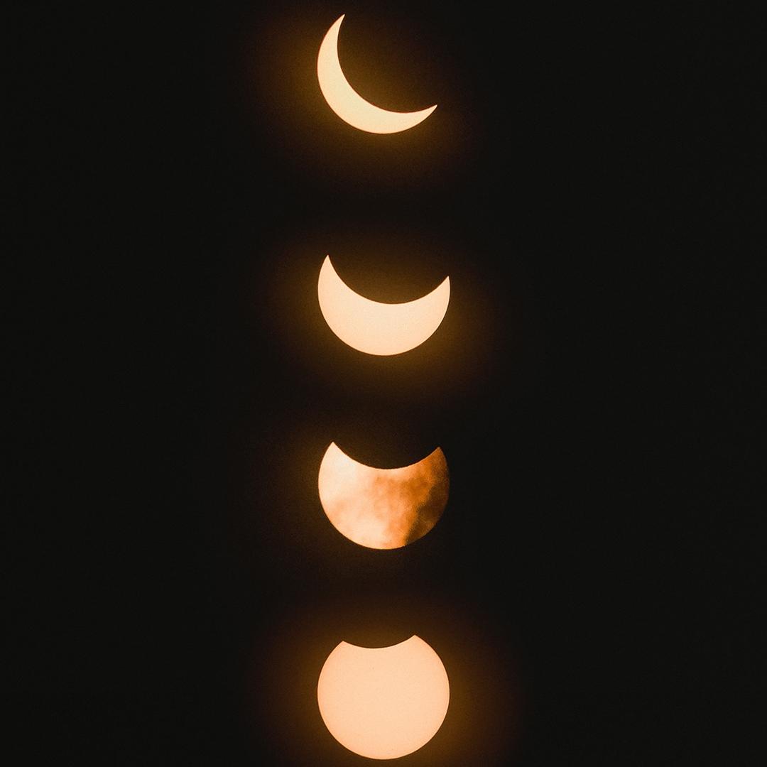 爻看星空