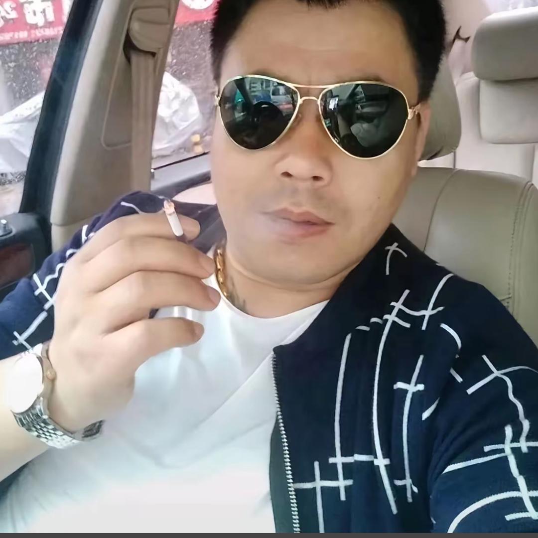 ㅤㅤㅤ男人不能没有钱