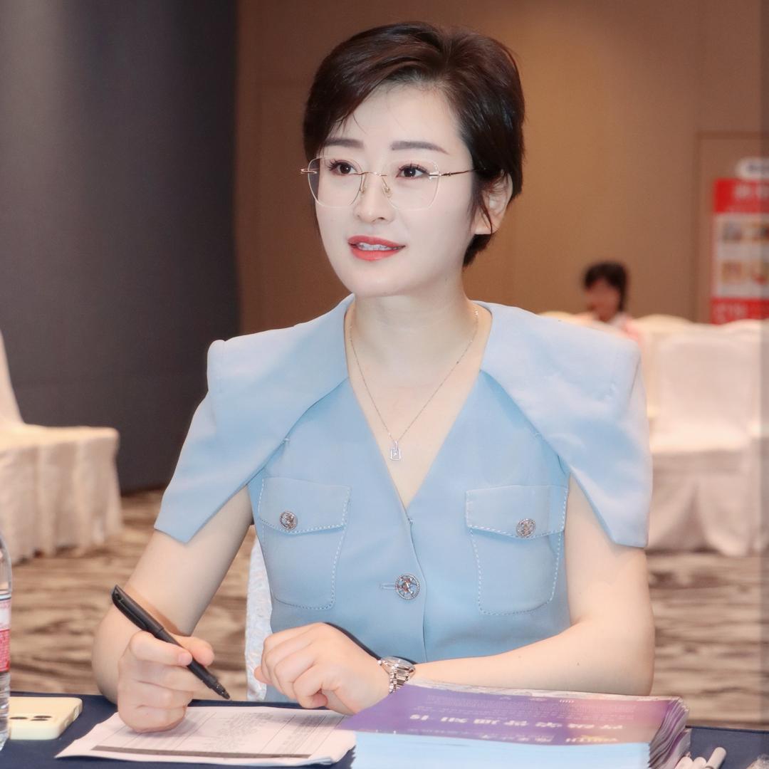 主持人 苗💕～