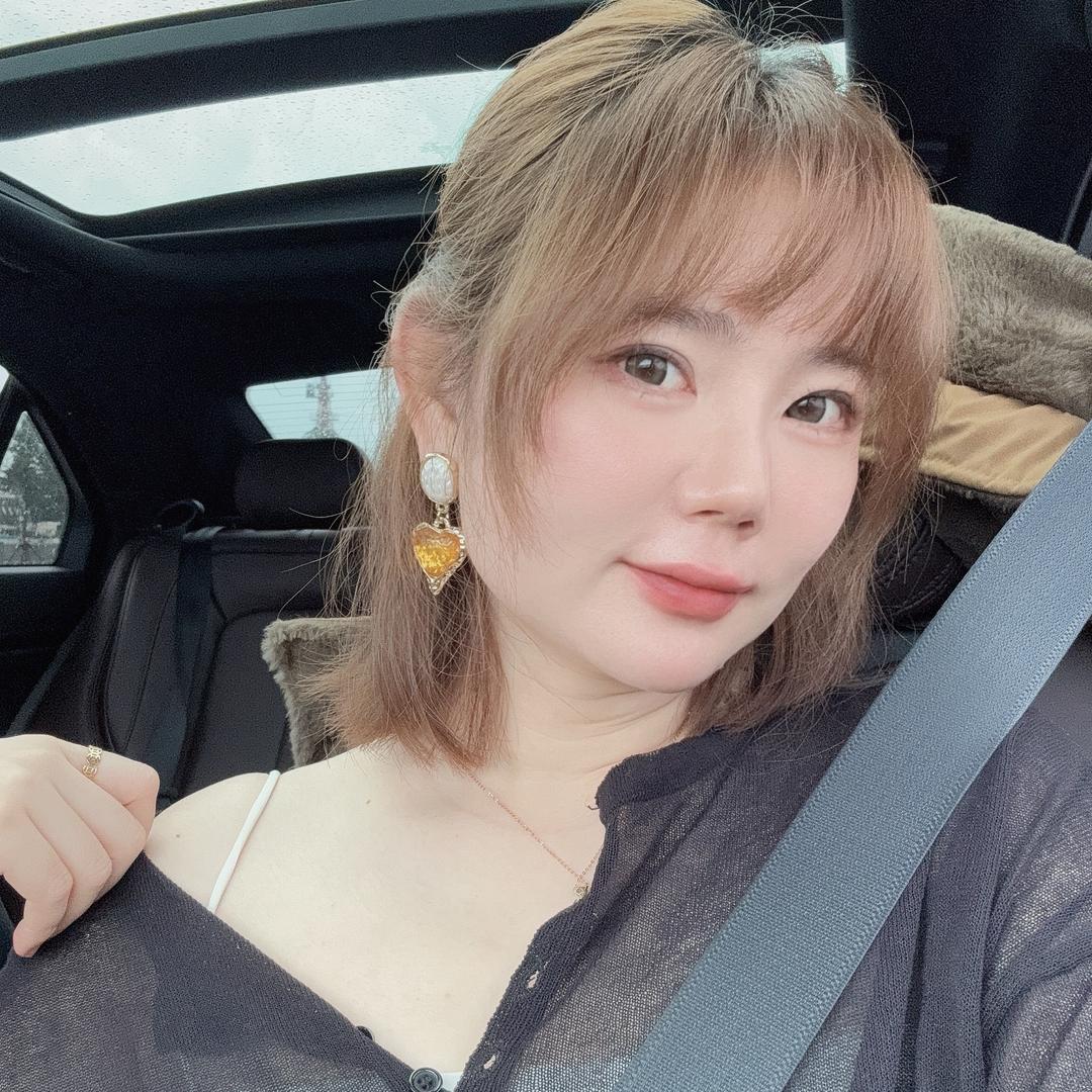 昆明华途威二手车-老板娘