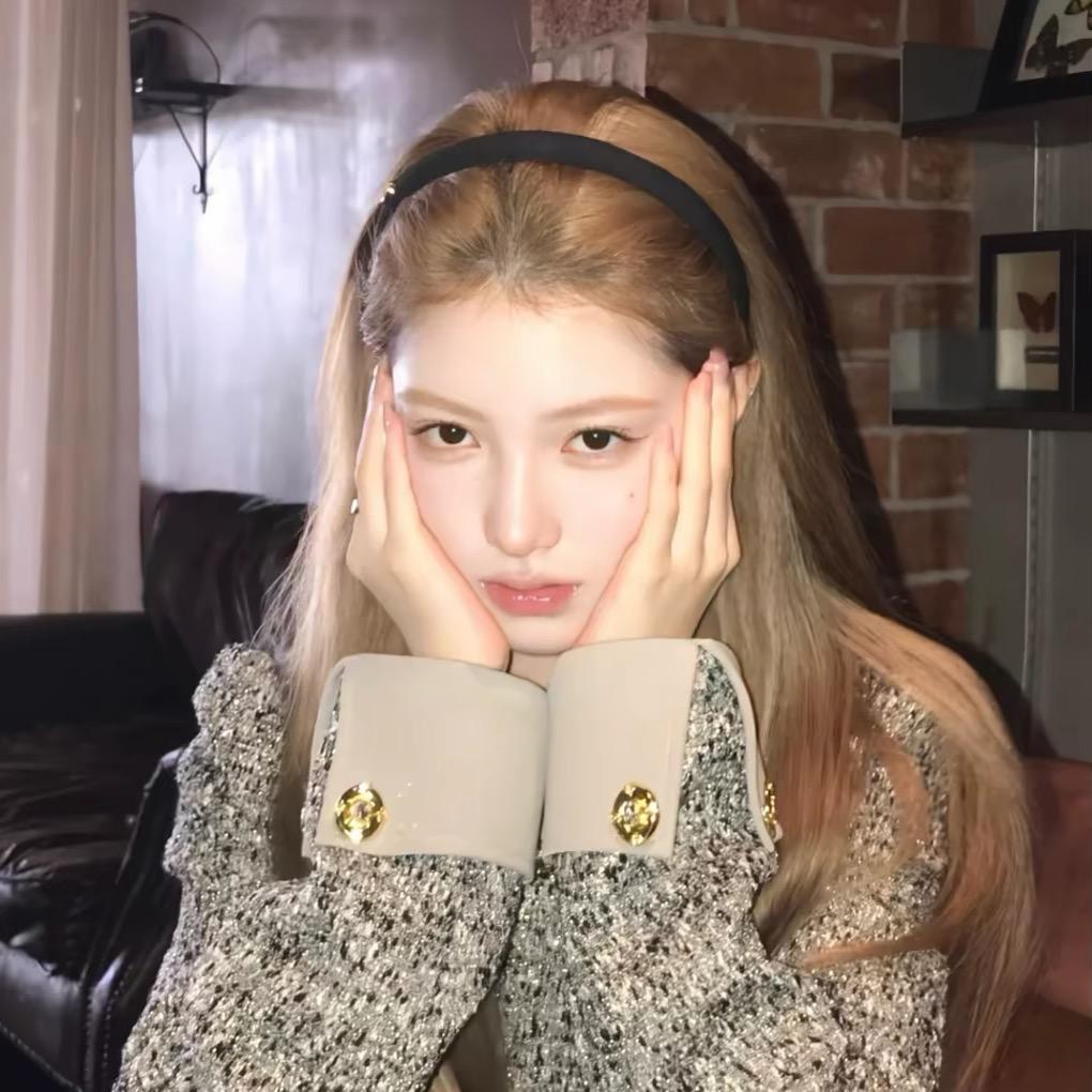 一个雨夜骑老奶奶过马路撞到穿JK的蟑螂