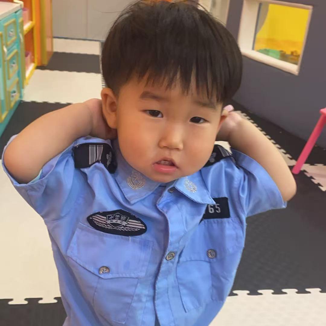 教跆拳道的空手道教练