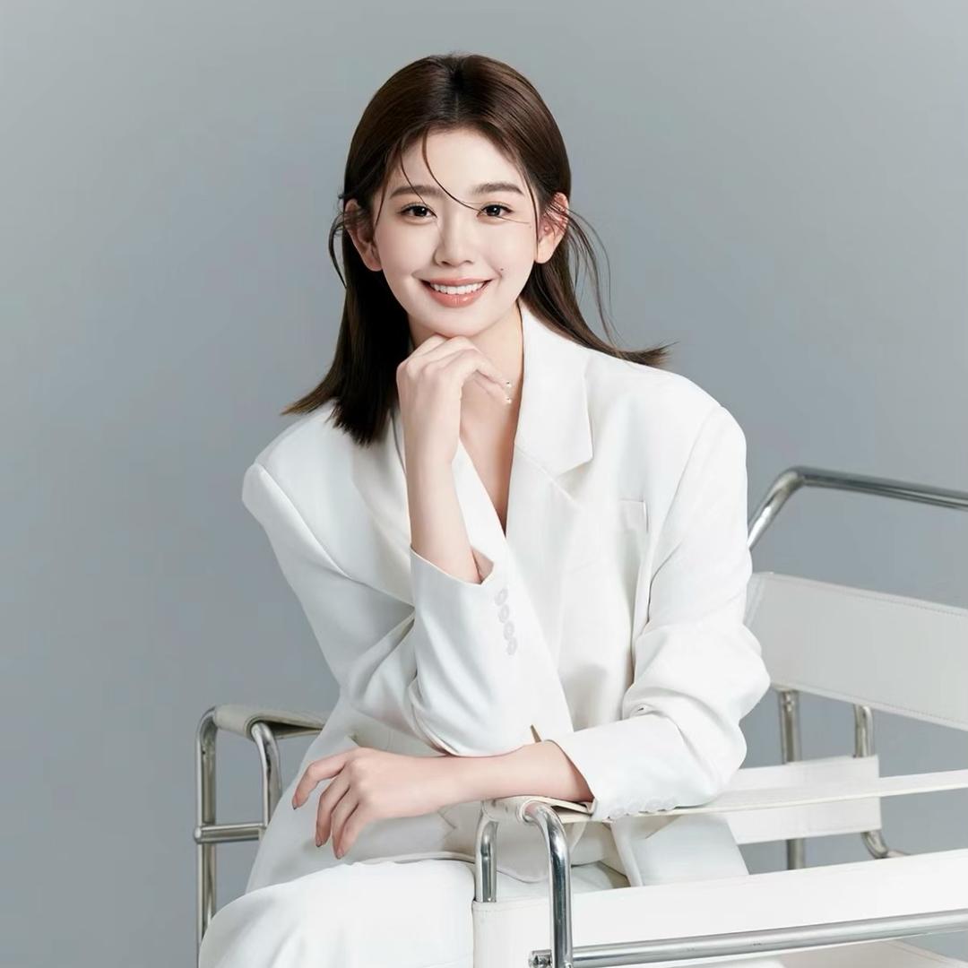 公考讲师图图