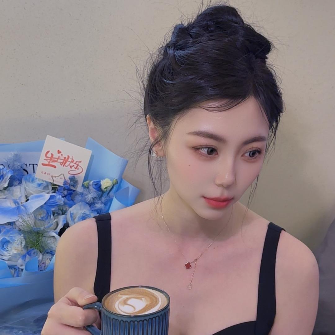快乐的莹仔🎤