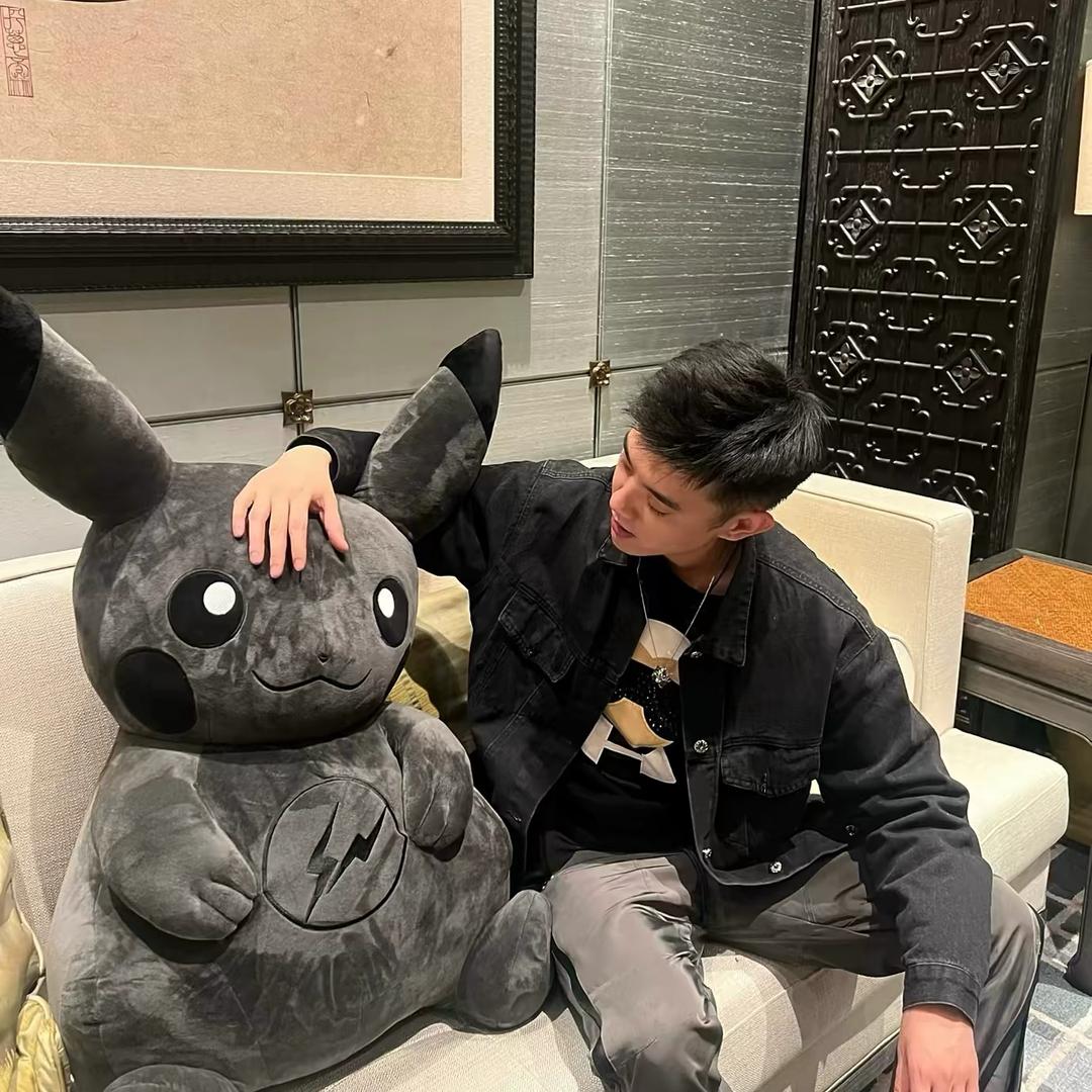 L.🧸