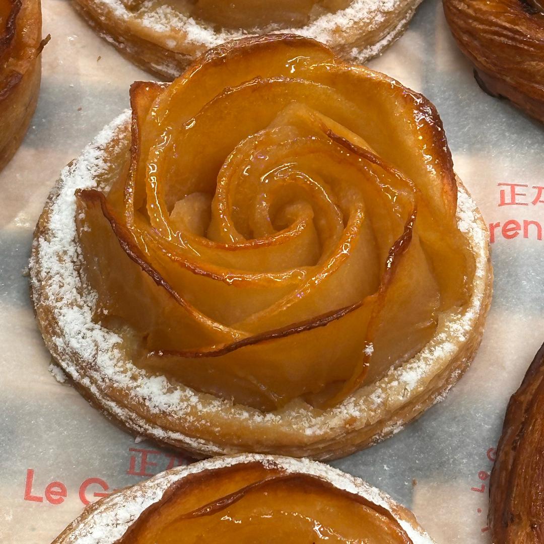 我是一个美味的苹果薄塔。