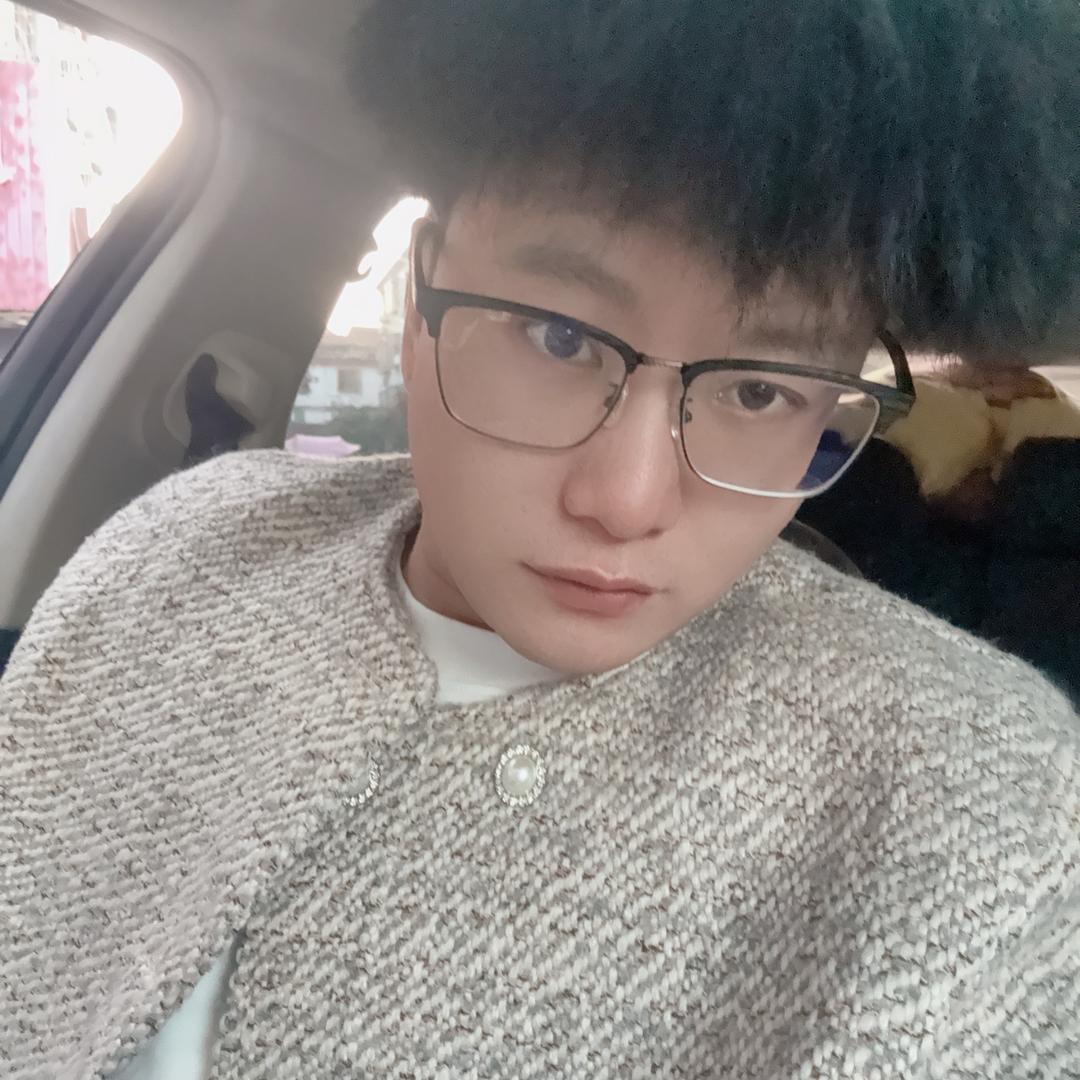 青青男装服饰店吖