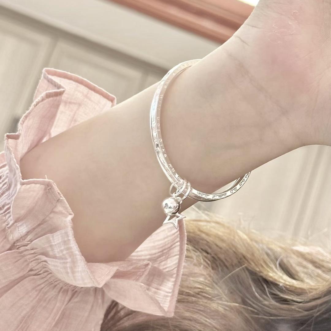 嘉鸿甄选潮玩店