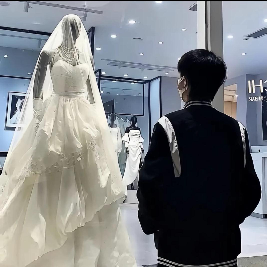 电梯打工人