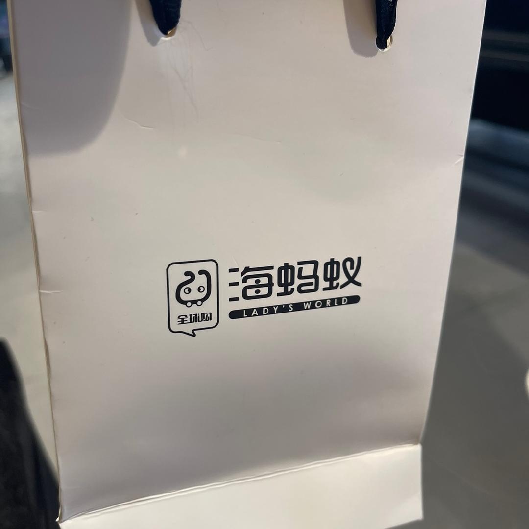贝壳依恋海