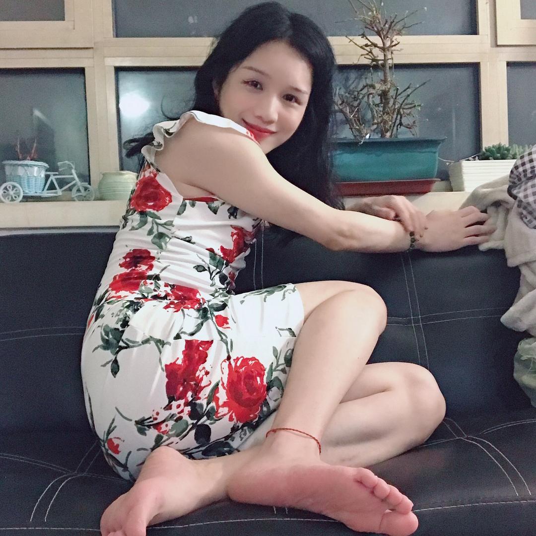 是莉莉安。
