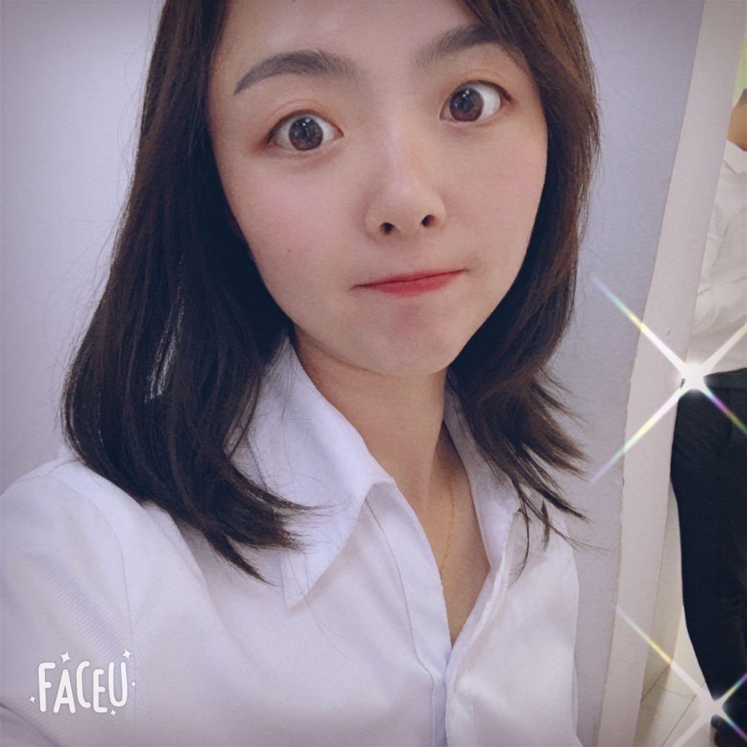 Y.F。