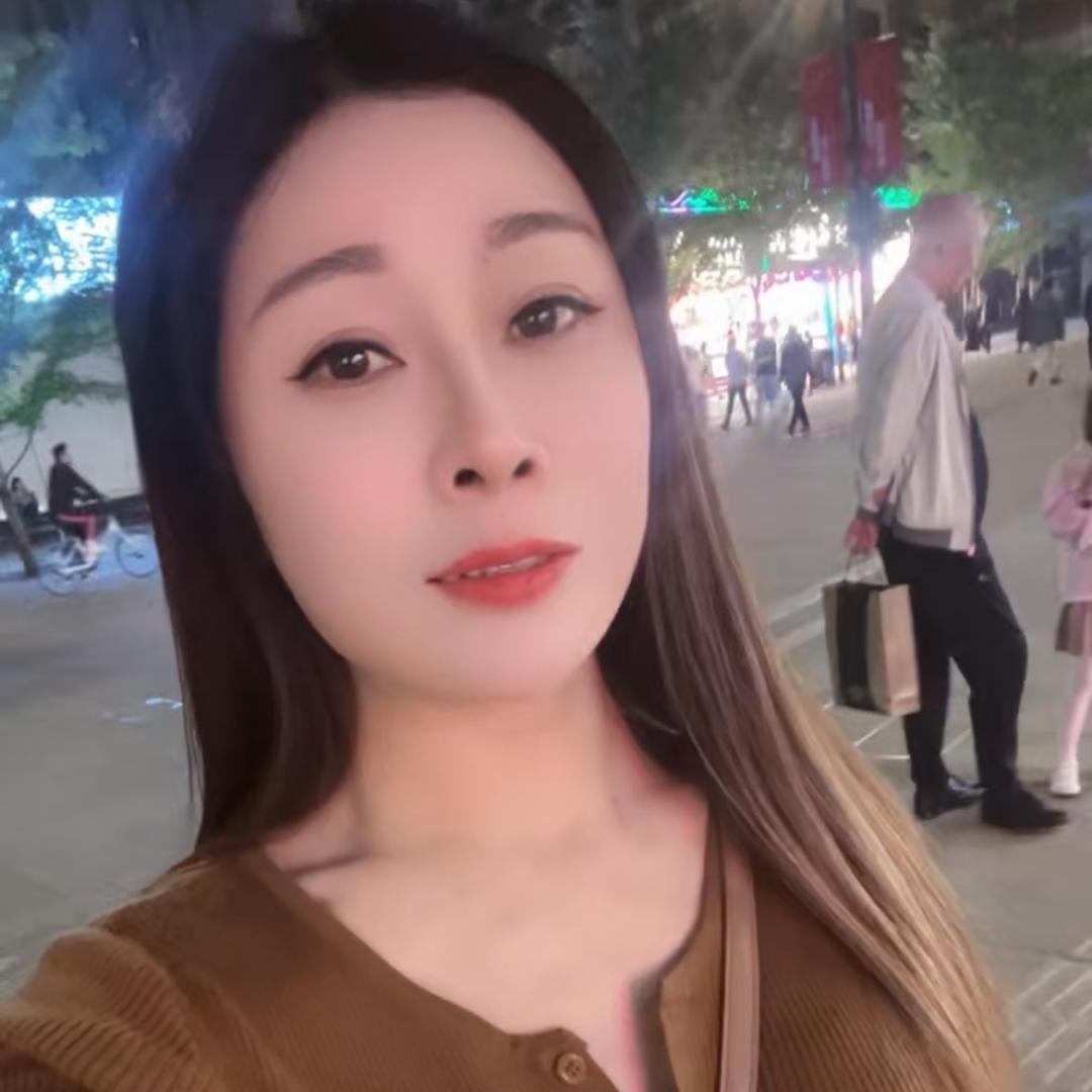 荣姐爱唱歌