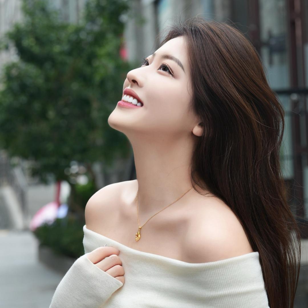 小瓶盖🍾Linda