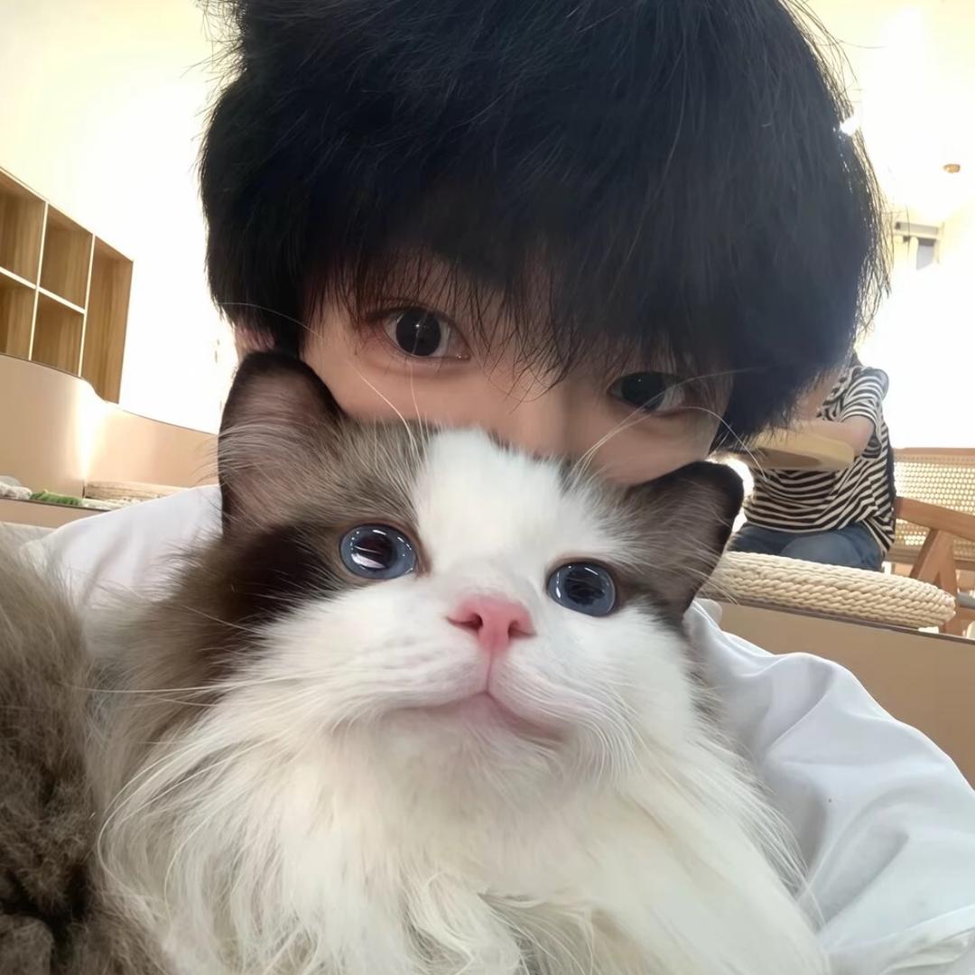 灰色