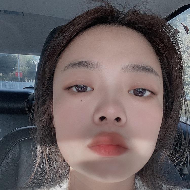 小妍爱吃肉