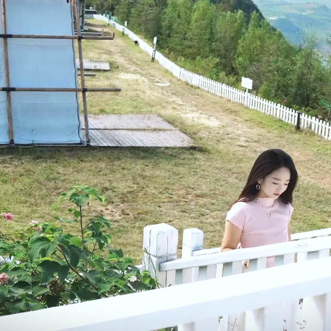 鹰嘴山露营基地晓莉