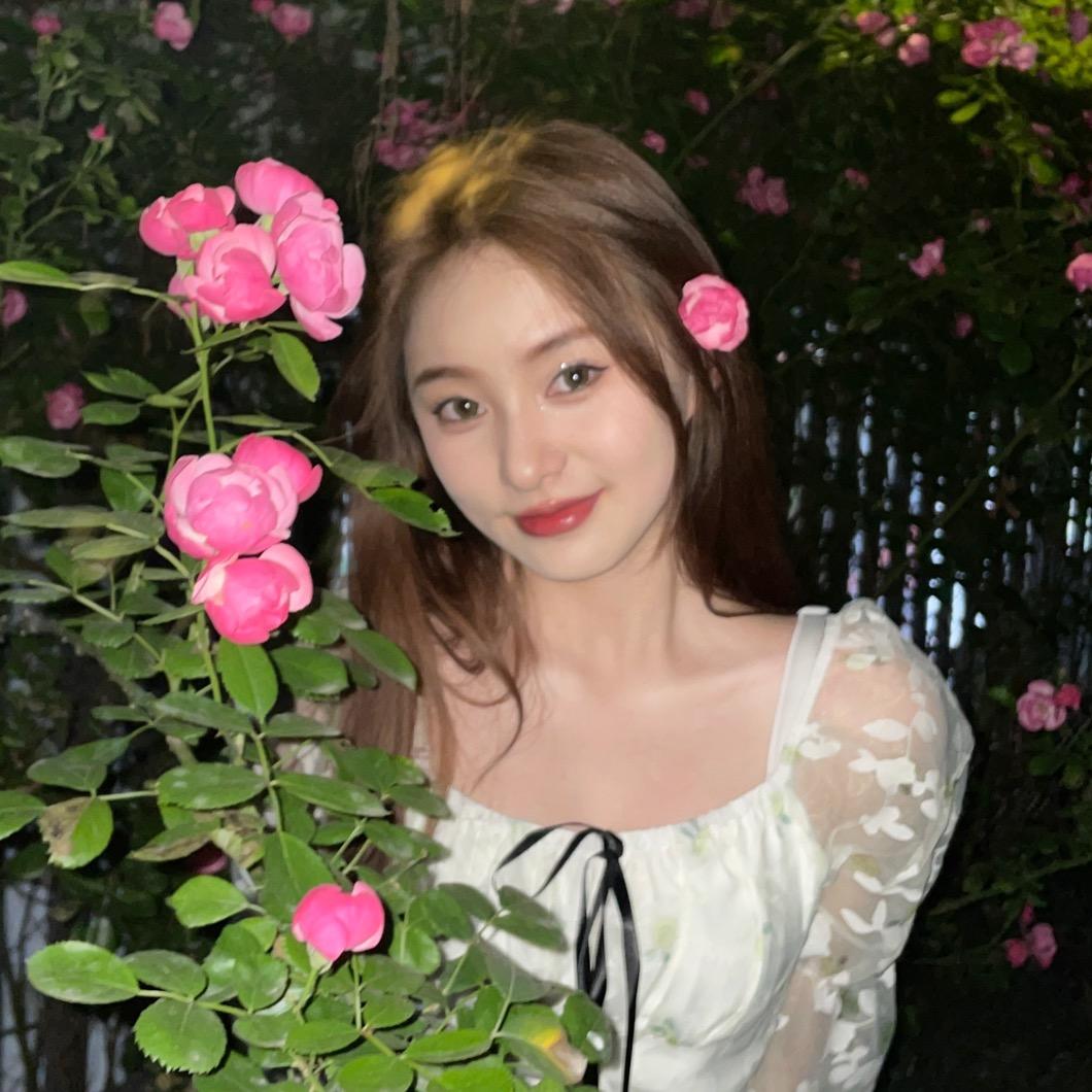 月月美奈子