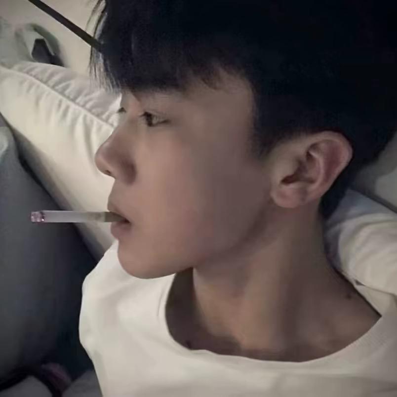晚风吹红了眼
