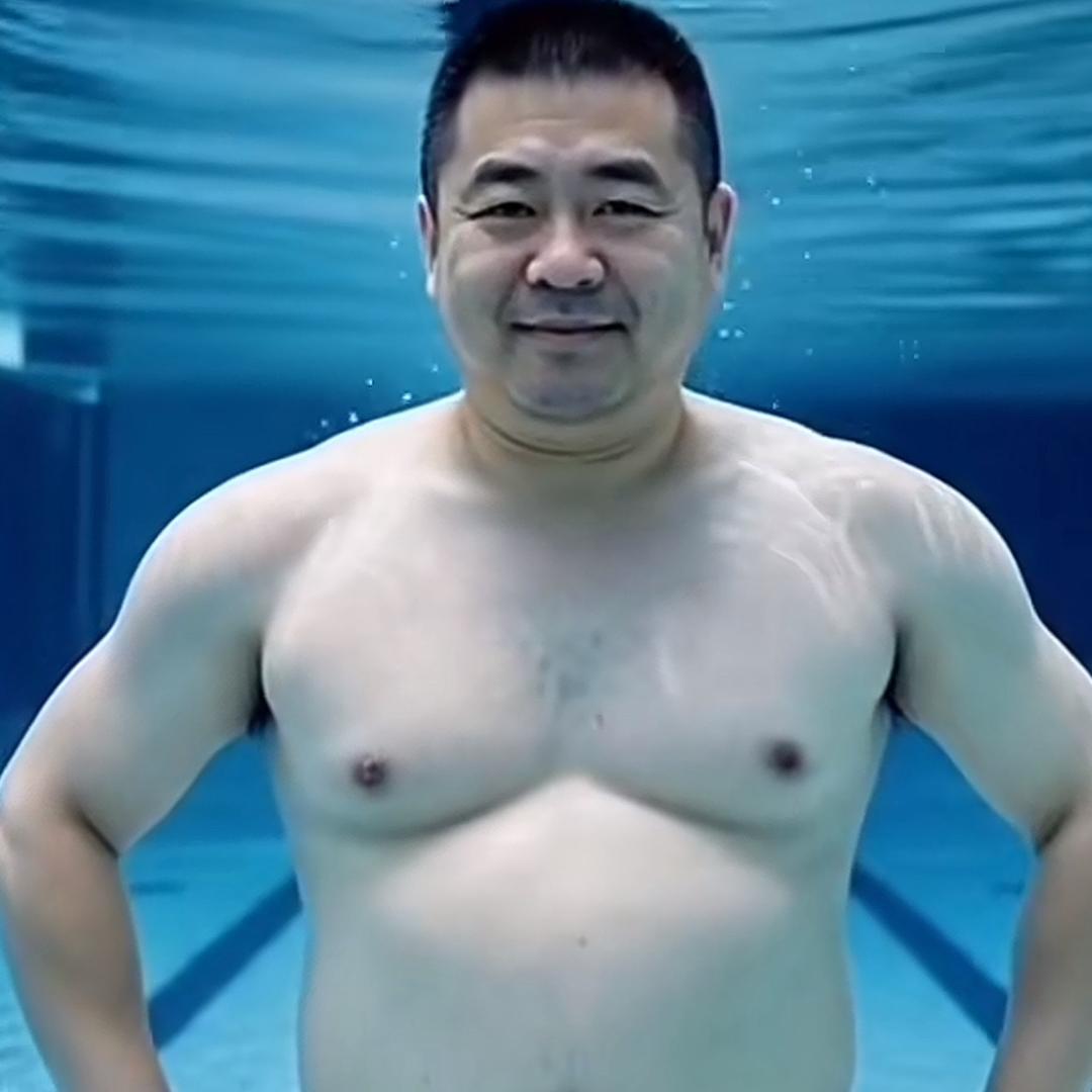 ꧁中年大叔꧂