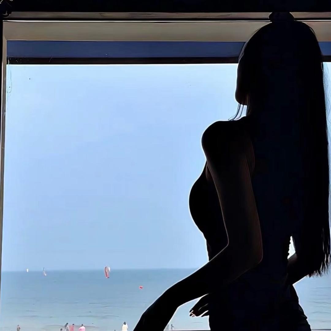 小婉.