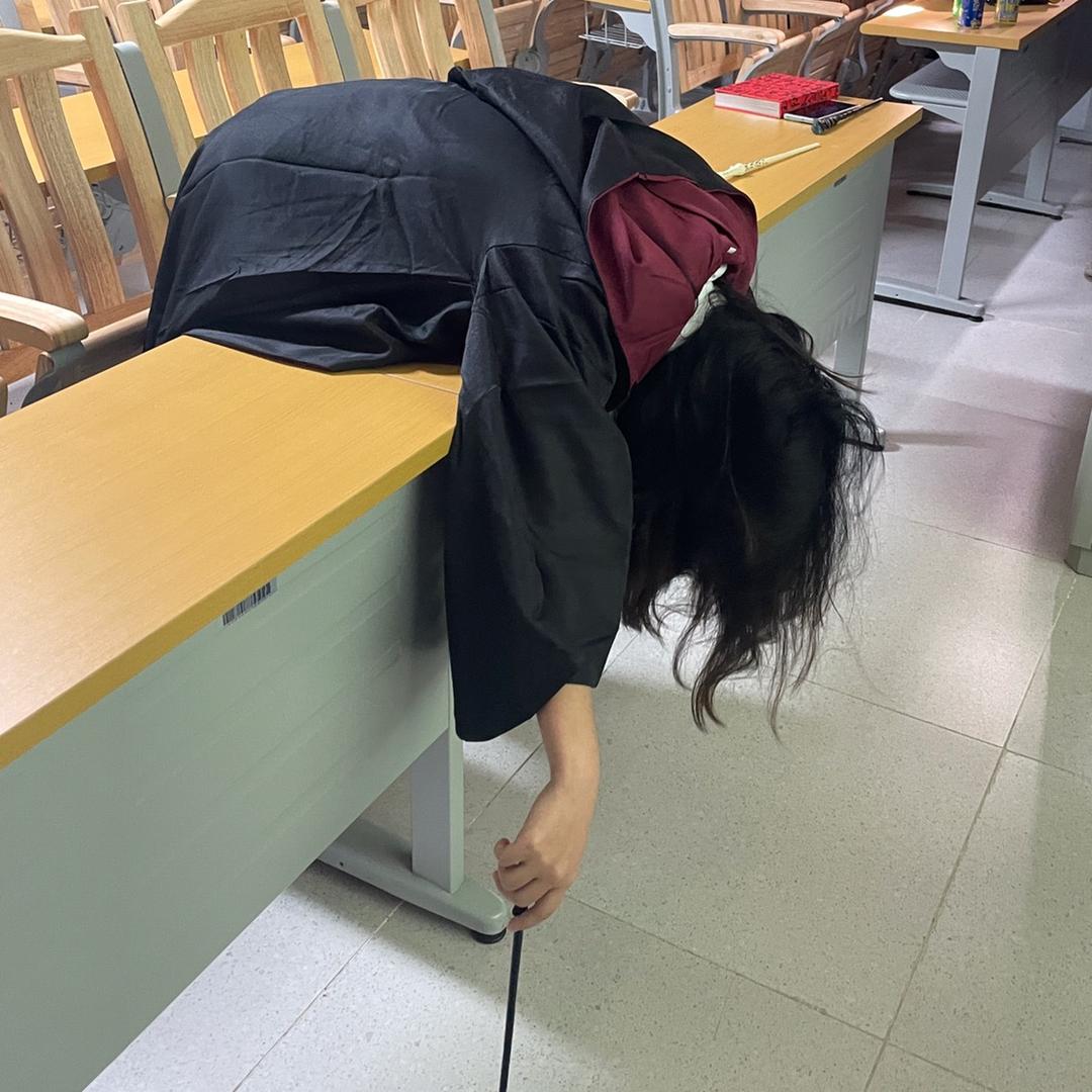 学法的郑十同志