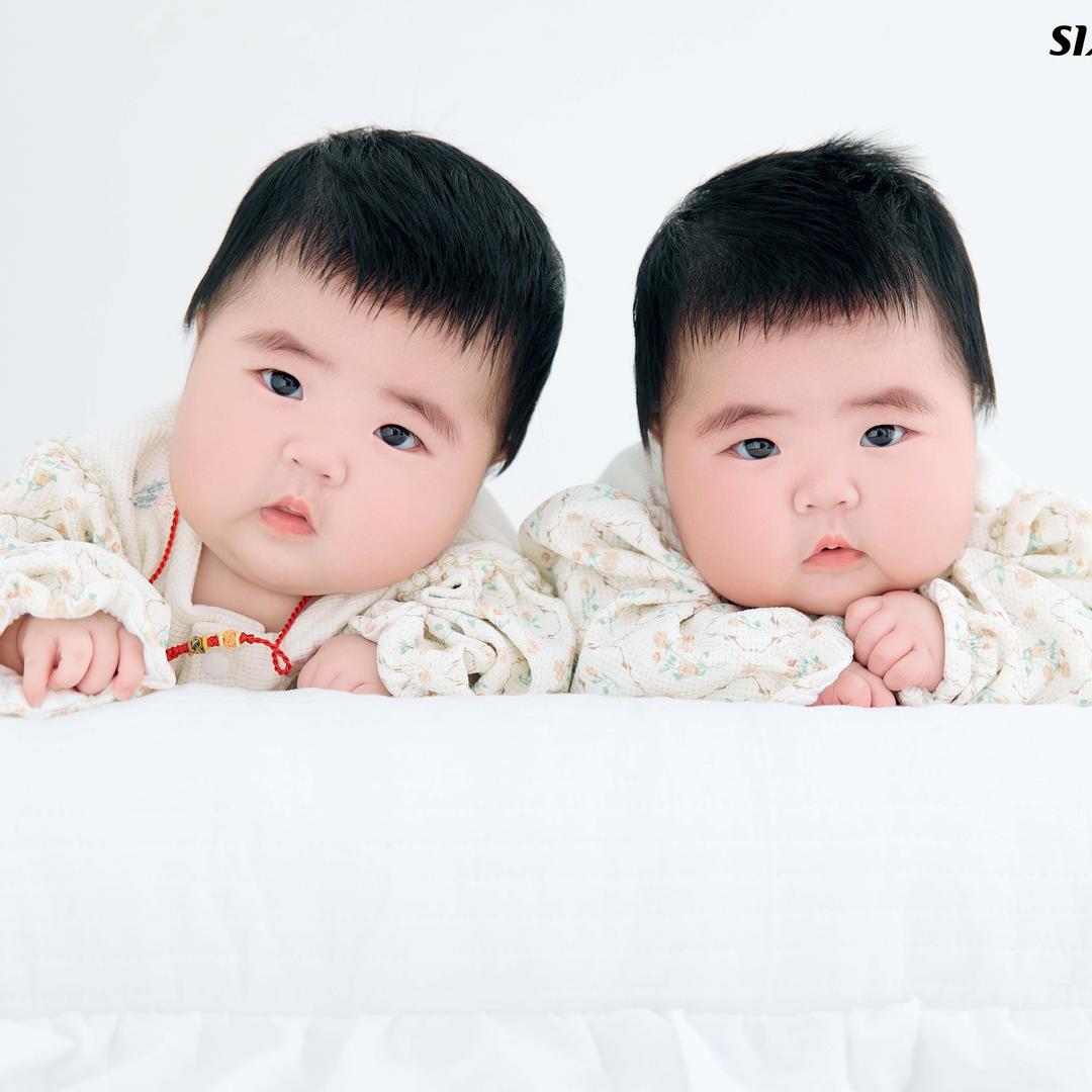 双胞胎👧👧彤宝芯宝