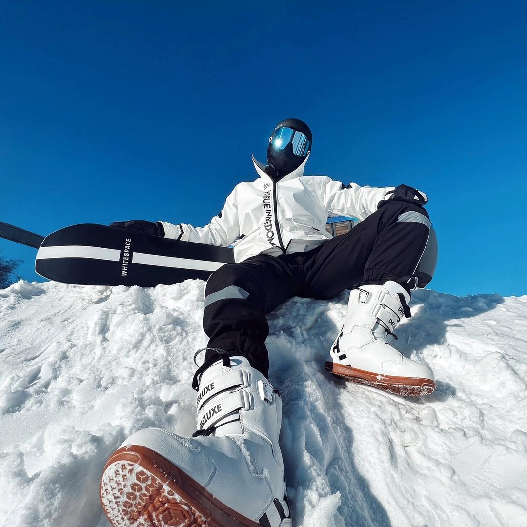 济南世际园滑雪场（三面环山的山体滑雪场）