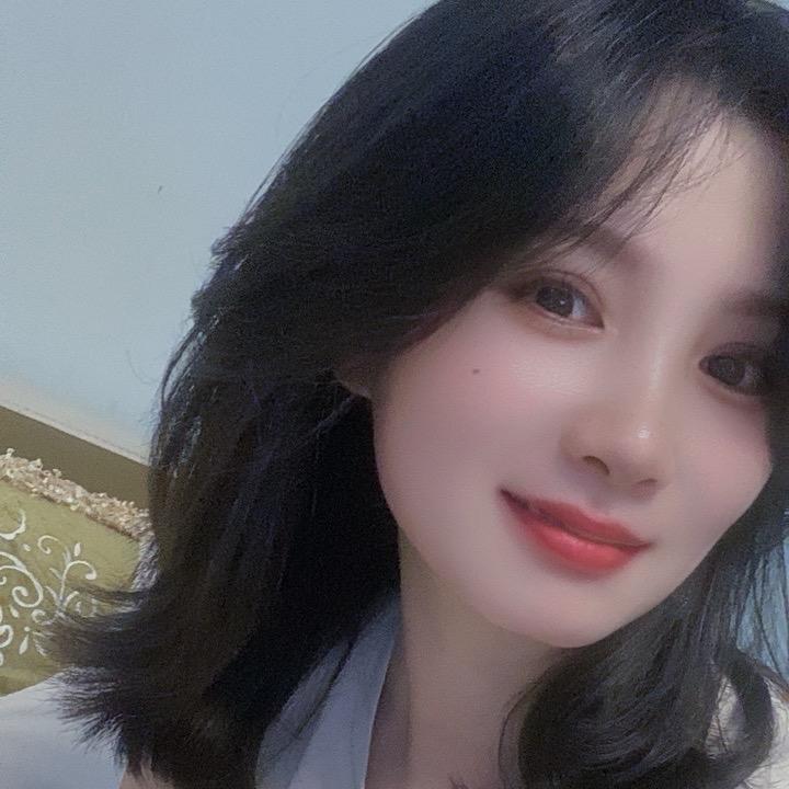 Lily 李李 女装实体店（越儿）